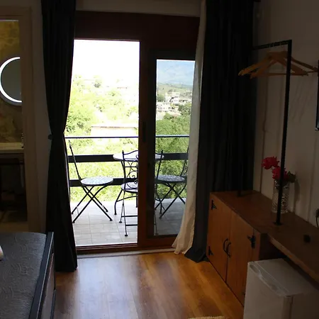 Amades Pensjonat 4*