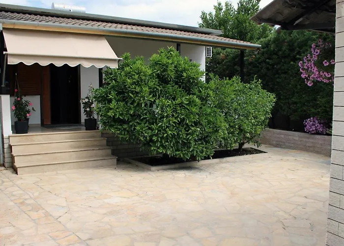 Amades Guest house Gjirokaster